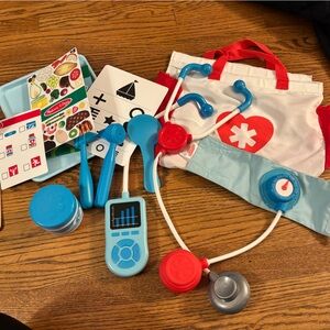 Melissa and Doug play doctor set